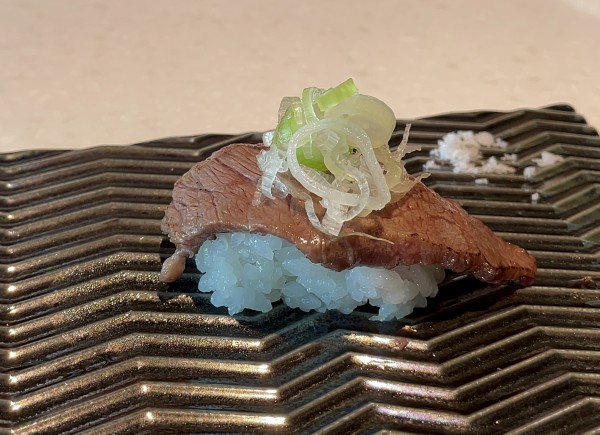 琉球回転寿司海来
